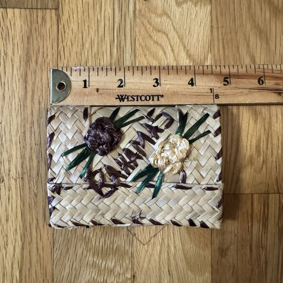 Vintage Woven Straw Bi-Fold Wallet, "Bahamas" & Floral Accents, Boho Accessory - Picture 5 of 6